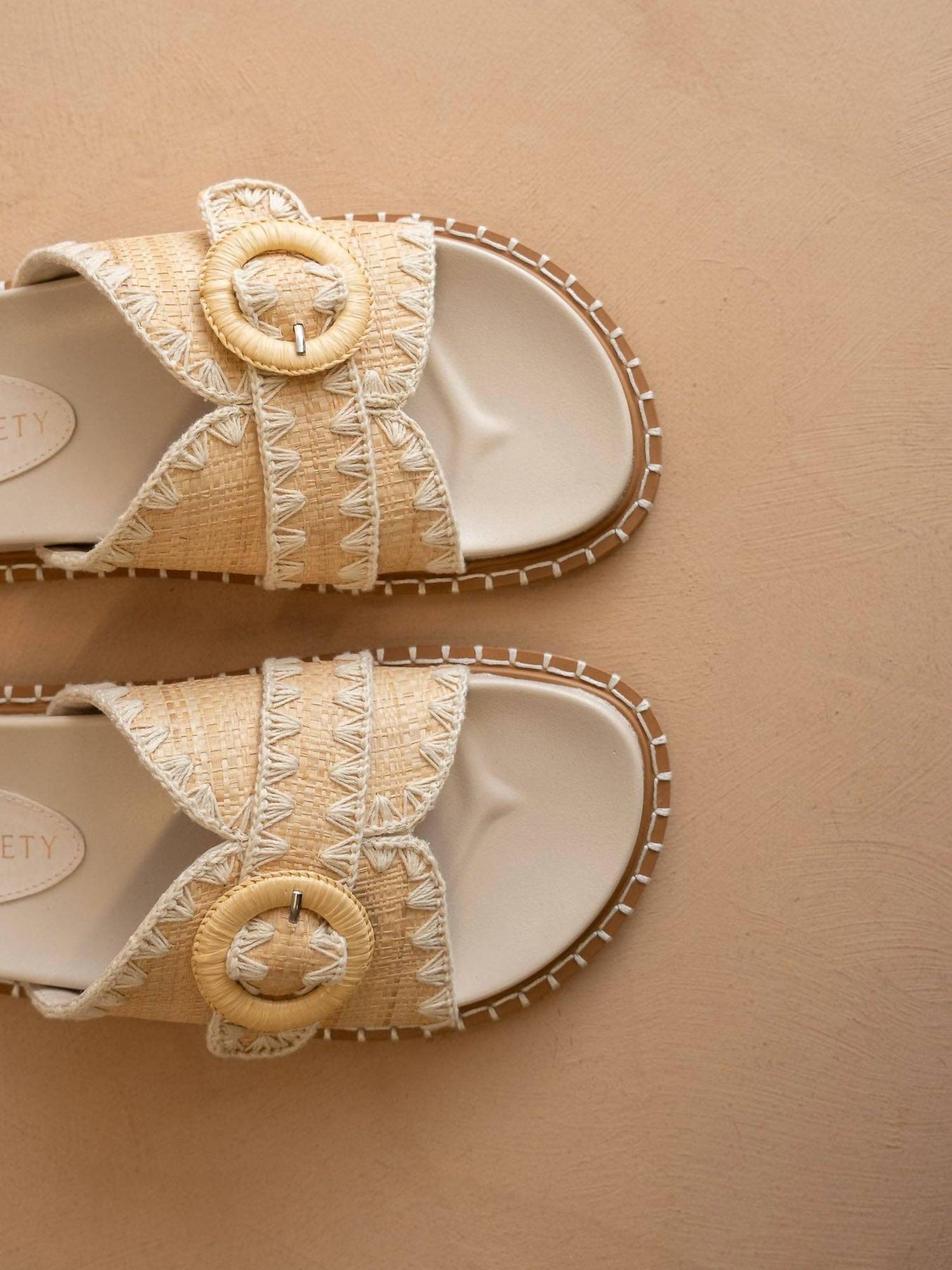 Oasis Society - Women's The Sunnie Buckle Slide Slippers