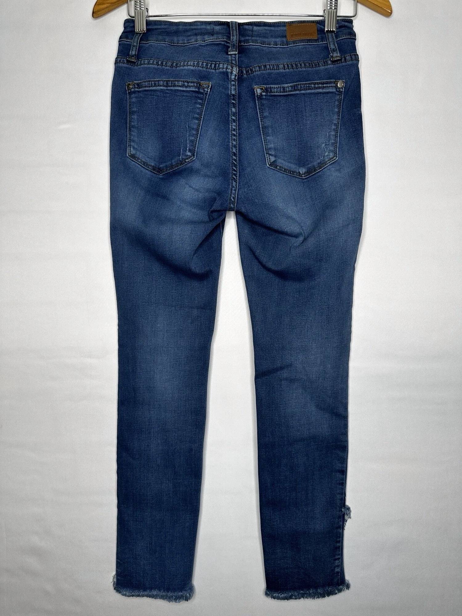 Judy Blue - Women's Tulip Cut Jeans