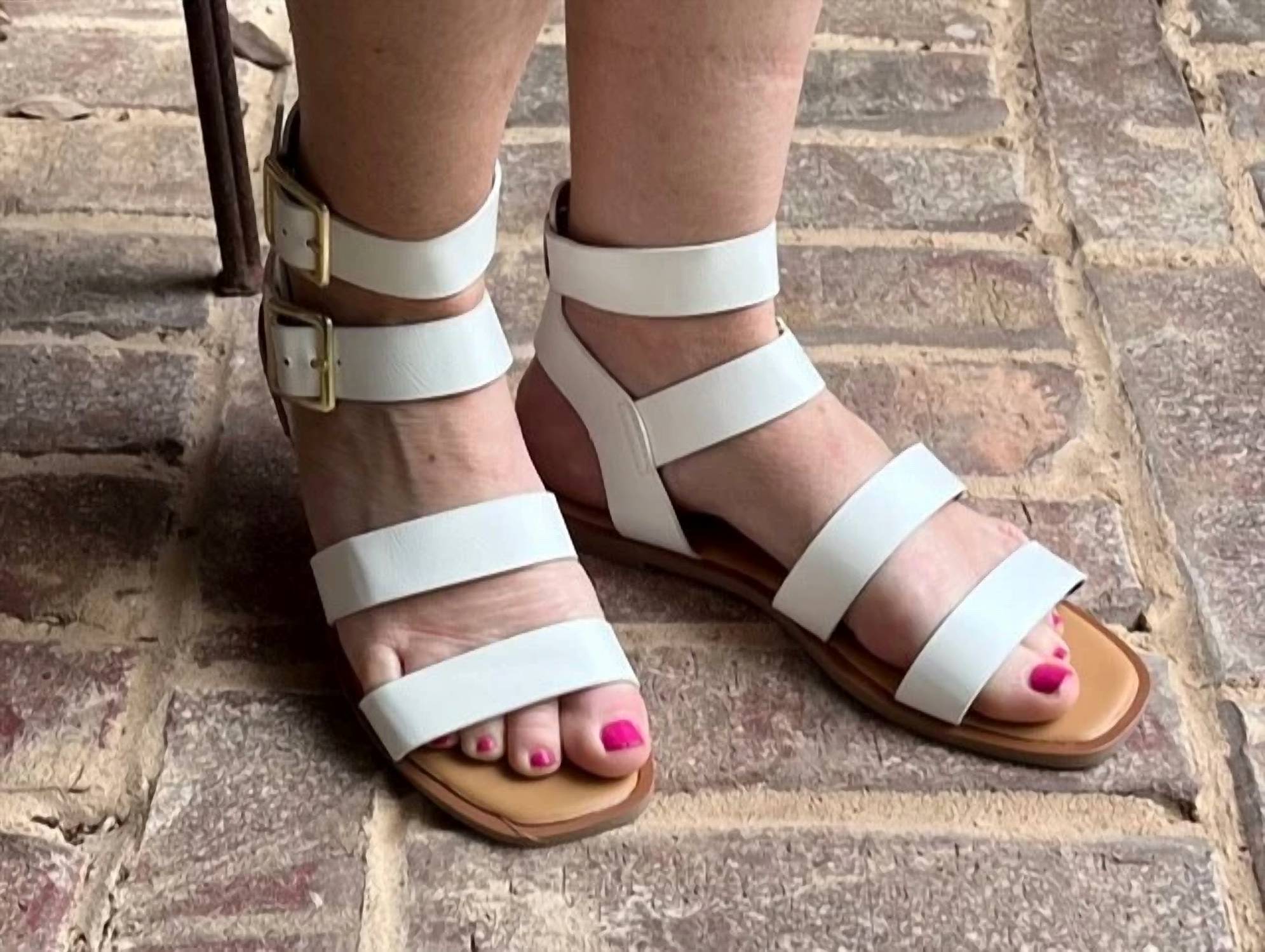 Qupid - Women's Buckle Up Sandals