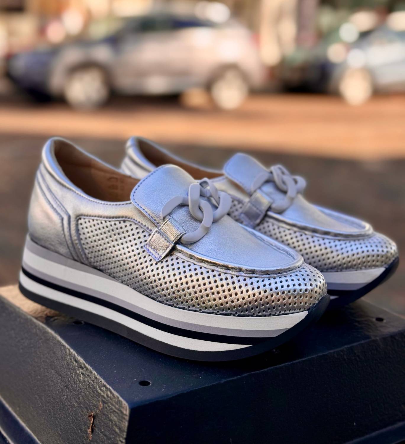 Softwaves - Women's Cassie Sneakers