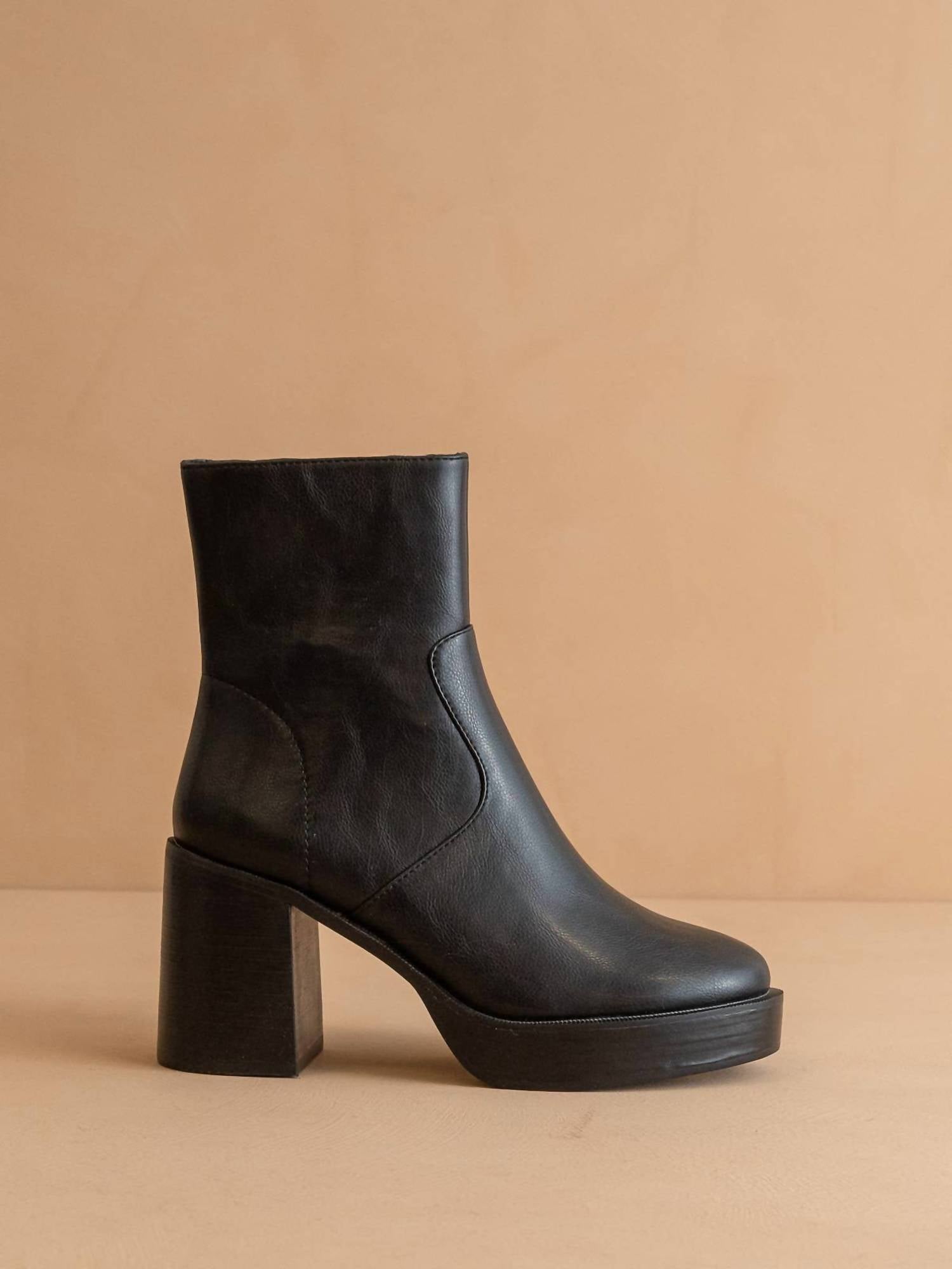 Oasis Society - Women's Alexandra Platform Ankle Boots