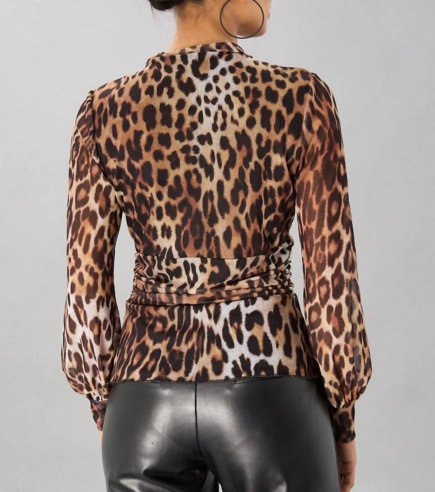 Lola & Sophie - Leopard Mesh Keyhole Top