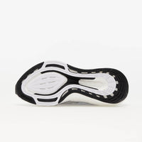 Adidas - Women's Ultraboost 22 Sneaker