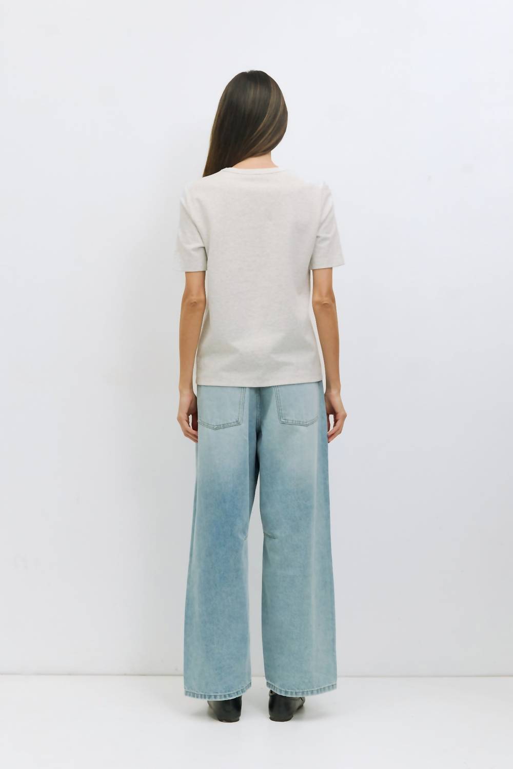 MOD REF Ansen Ultimate Coolgirl Barrel Jeans in light blue - women's jeans - alternate view