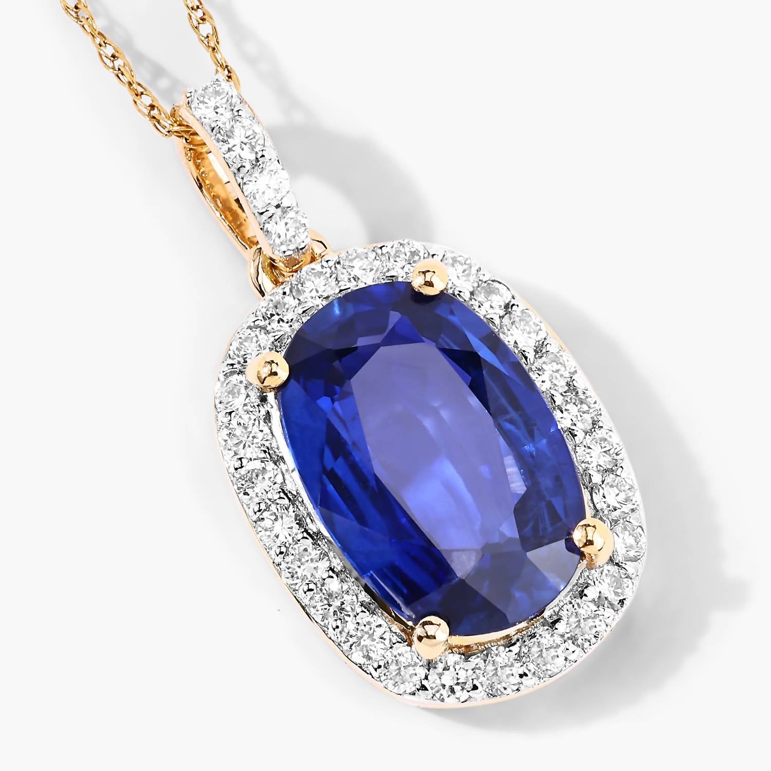 Diana M Jewels Women's Cushion Natural Sapphire Pendant Necklace (2.30 Ct) - Classic Plus in 18k yellow gold - women's jewelry - detail view