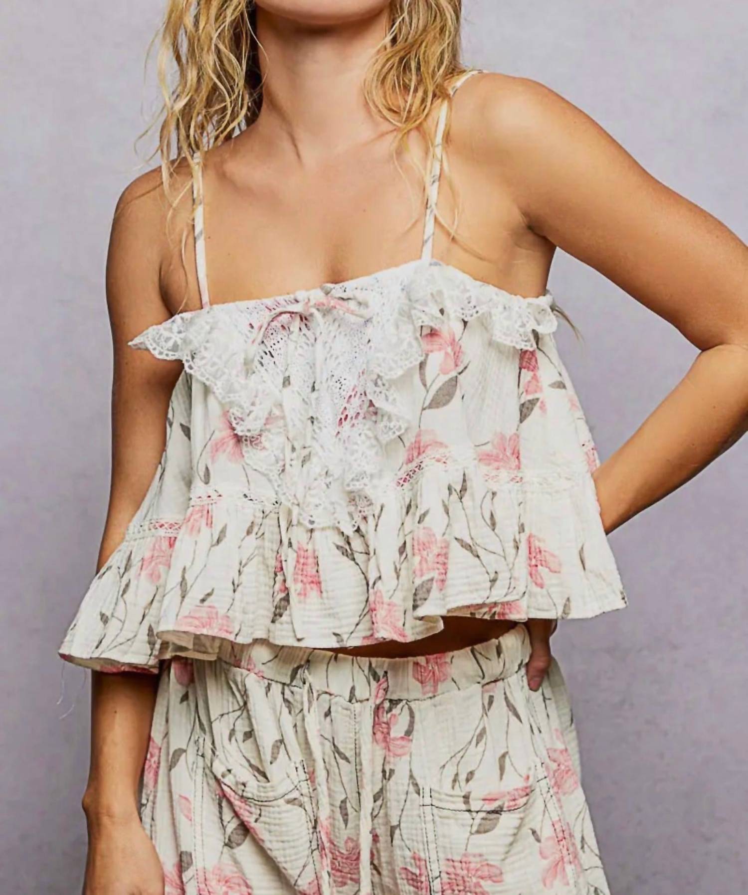 Pol - Lace Ruffles Cropped Top