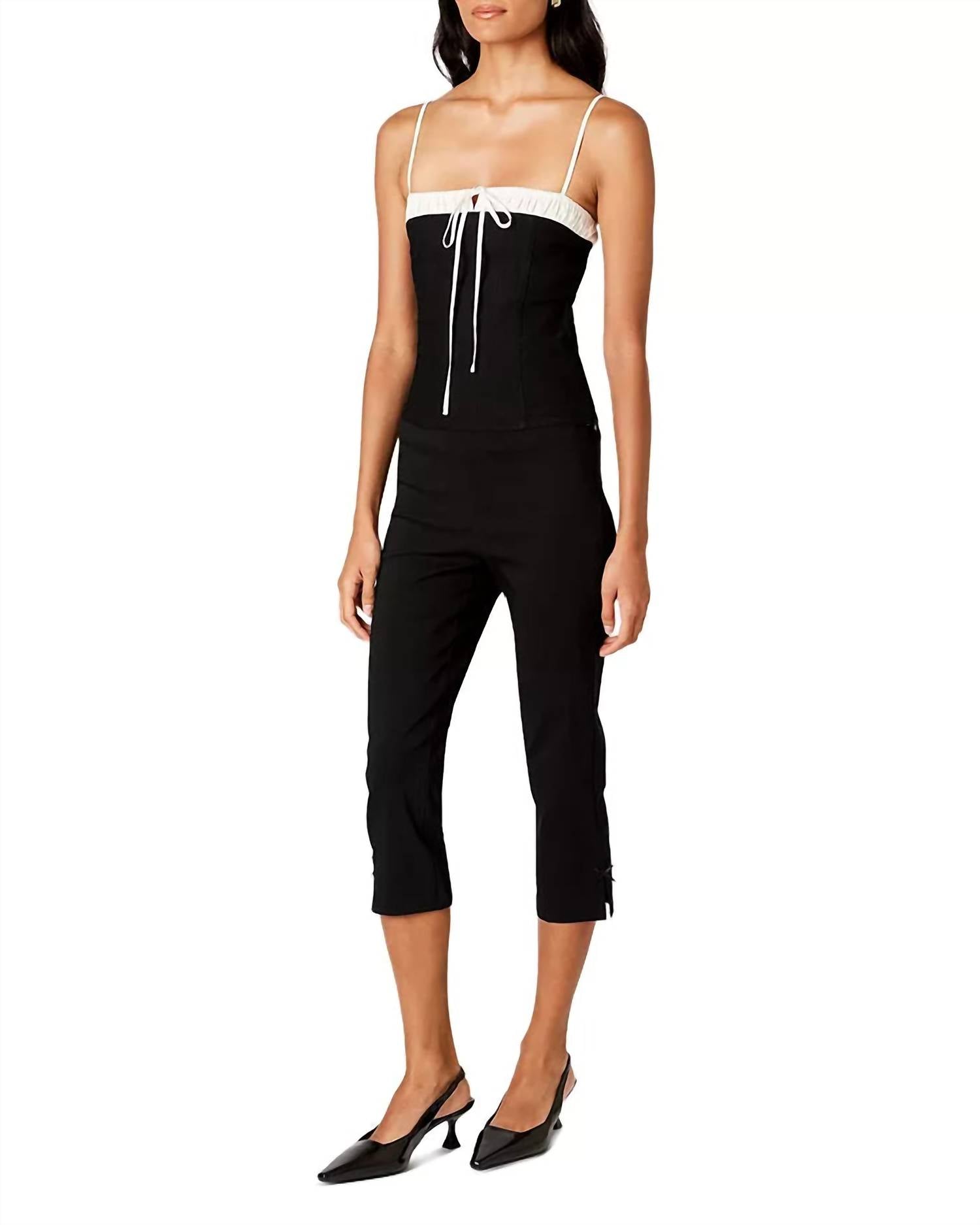 Nia - Carla Capri Pants
