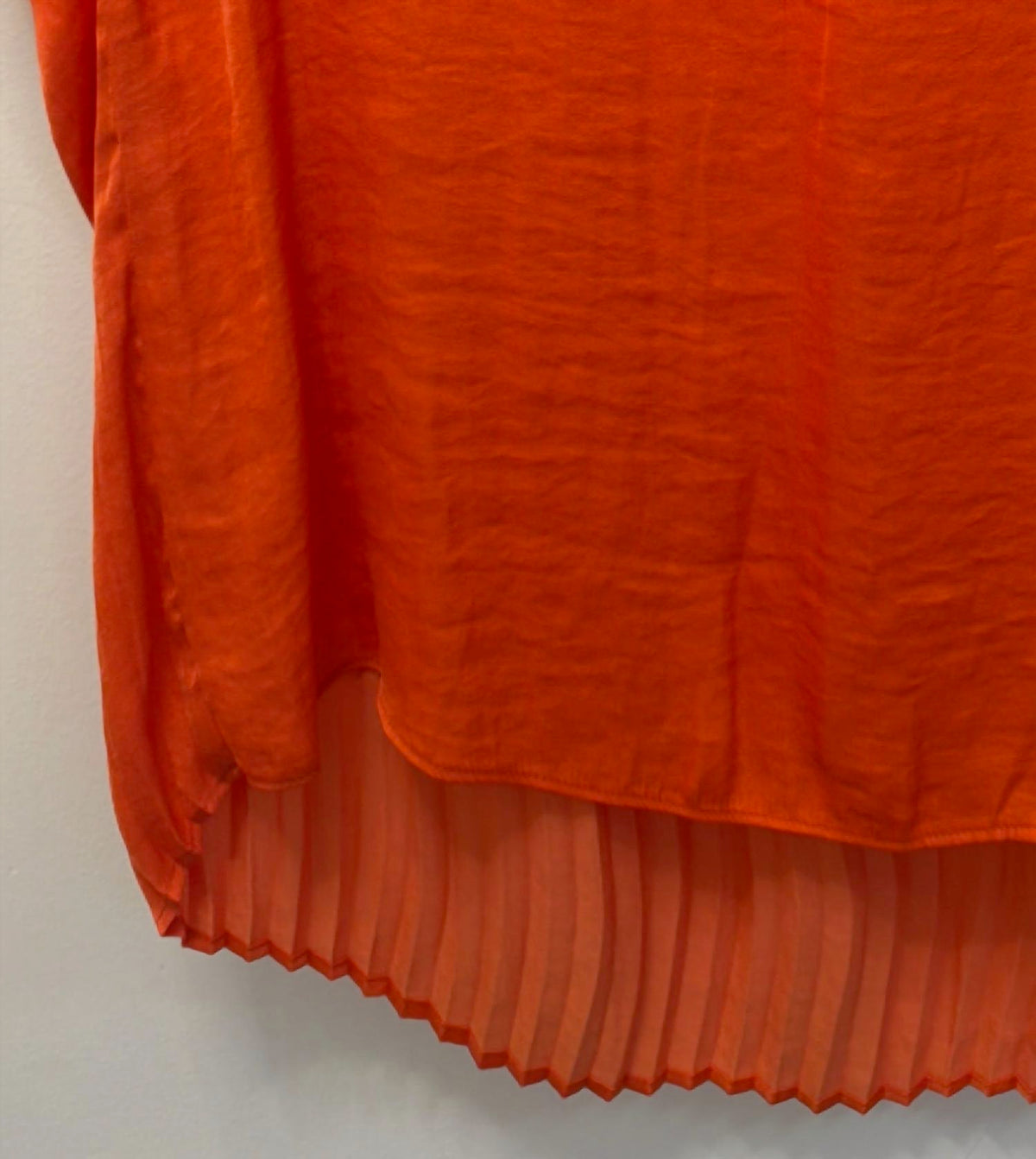 Vava - Women's Back Pleating Top