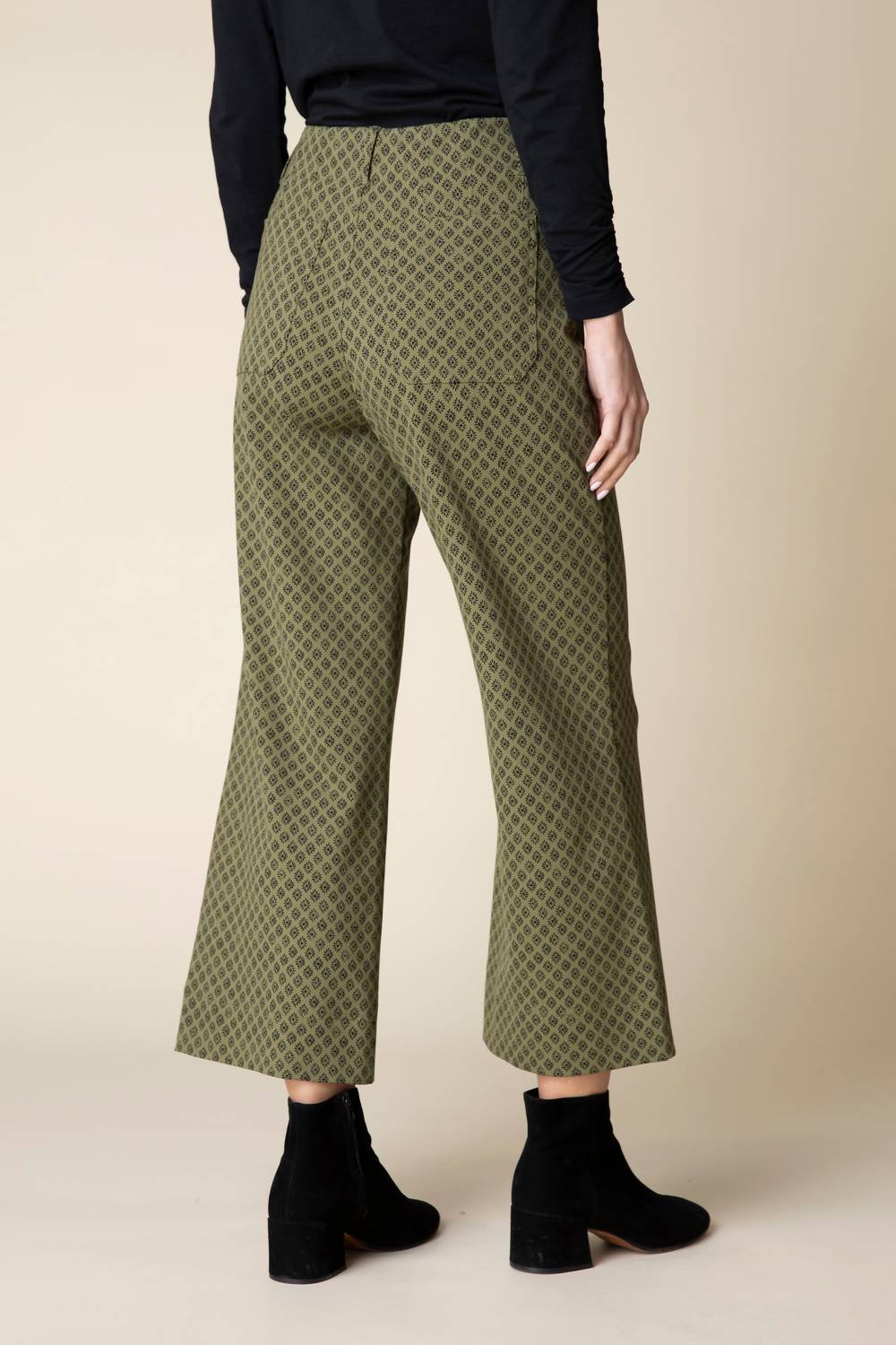 Habitat - Luxe Ponte Stamped Floral Diamond Ankle Pant