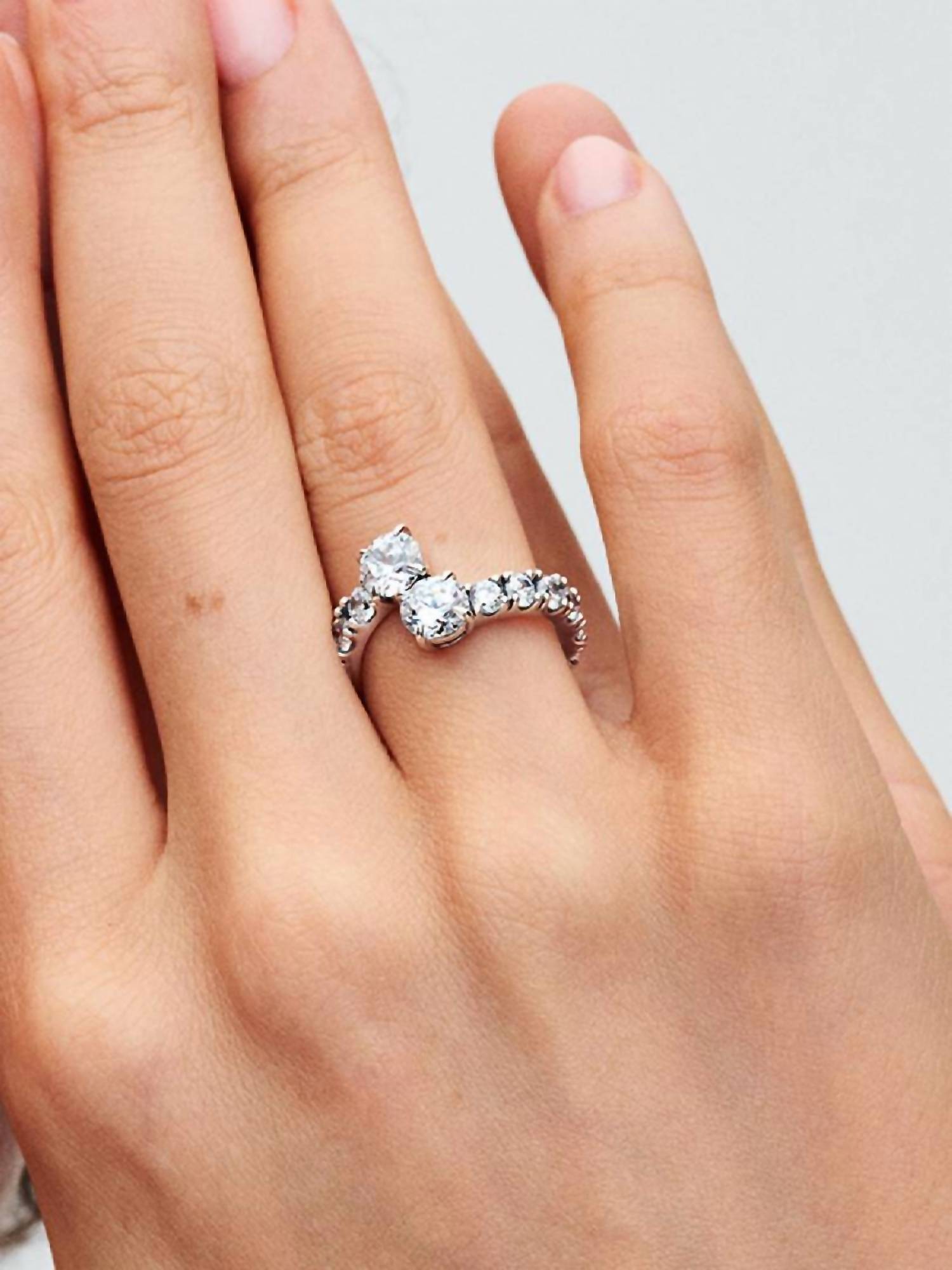 Pandora - Women's Sparkling Overlapping Band Ring