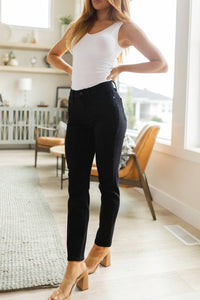 Judy Blue - Mid Rise Classic Slim Jeans