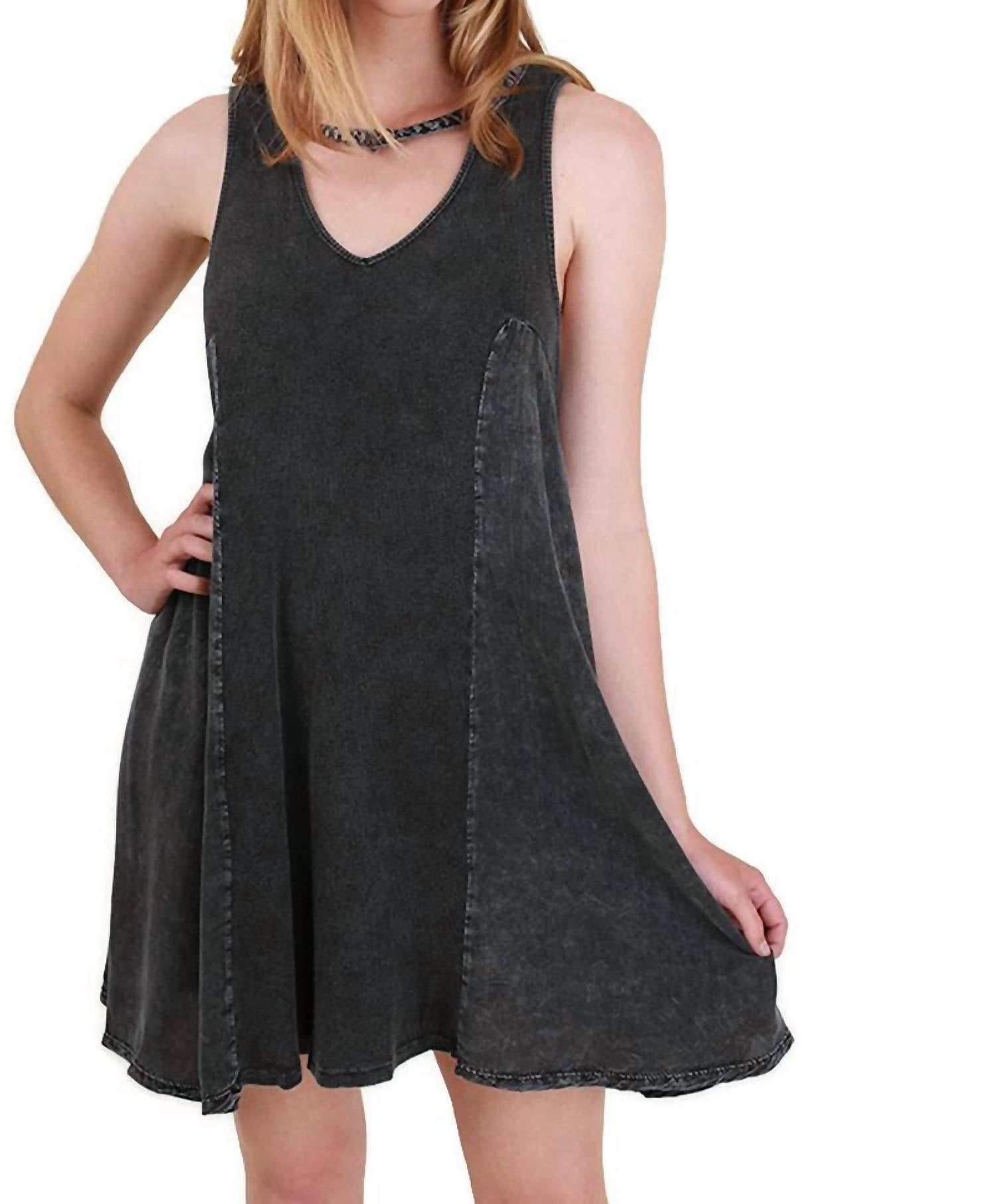Umgee - Mineral Washed Keyhole Dress