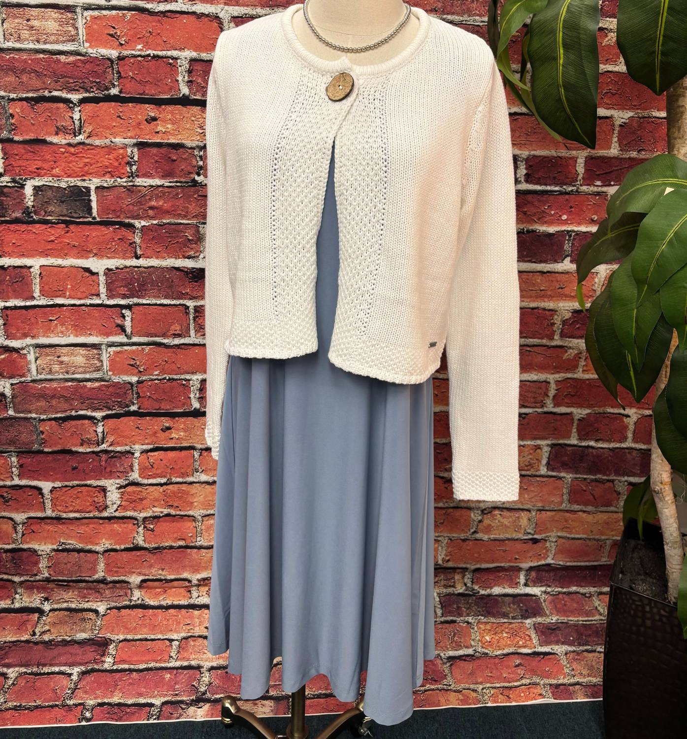 Picadilly - Classic One Button Cardigan