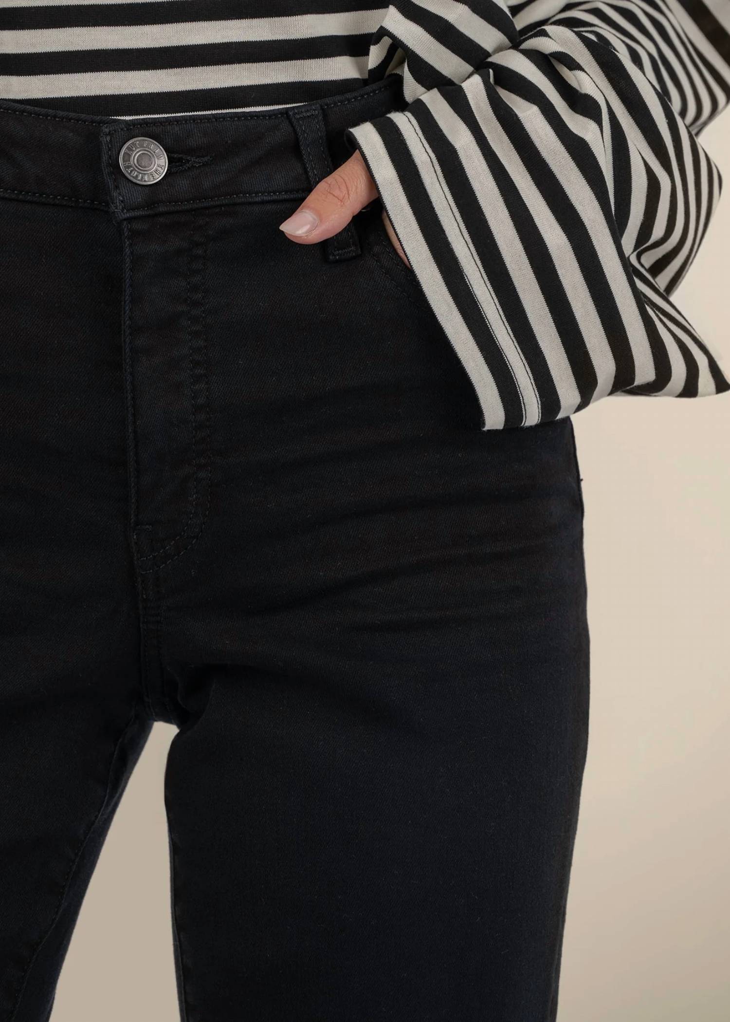 Kut From The Kloth - Kelsey High Rise Fab Ab Ankle Flare W/ Raw Hem Jeans