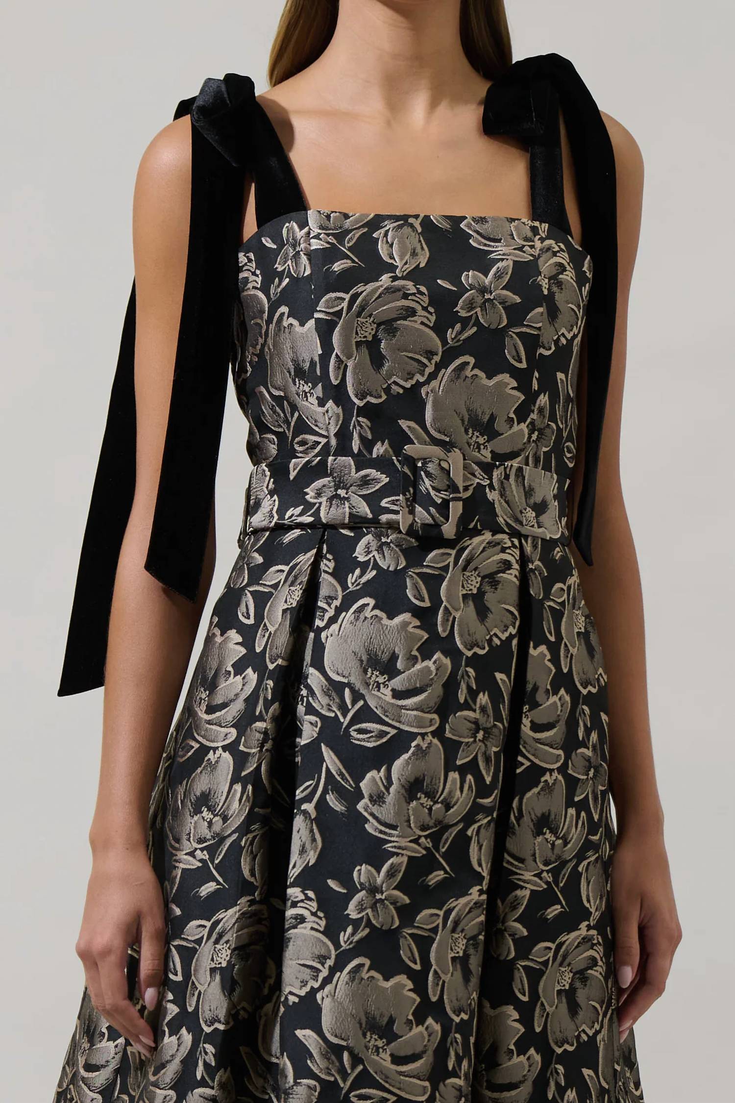 Sugarlips - Lyla Jacquard Floral Dina Pleated Midi Dress