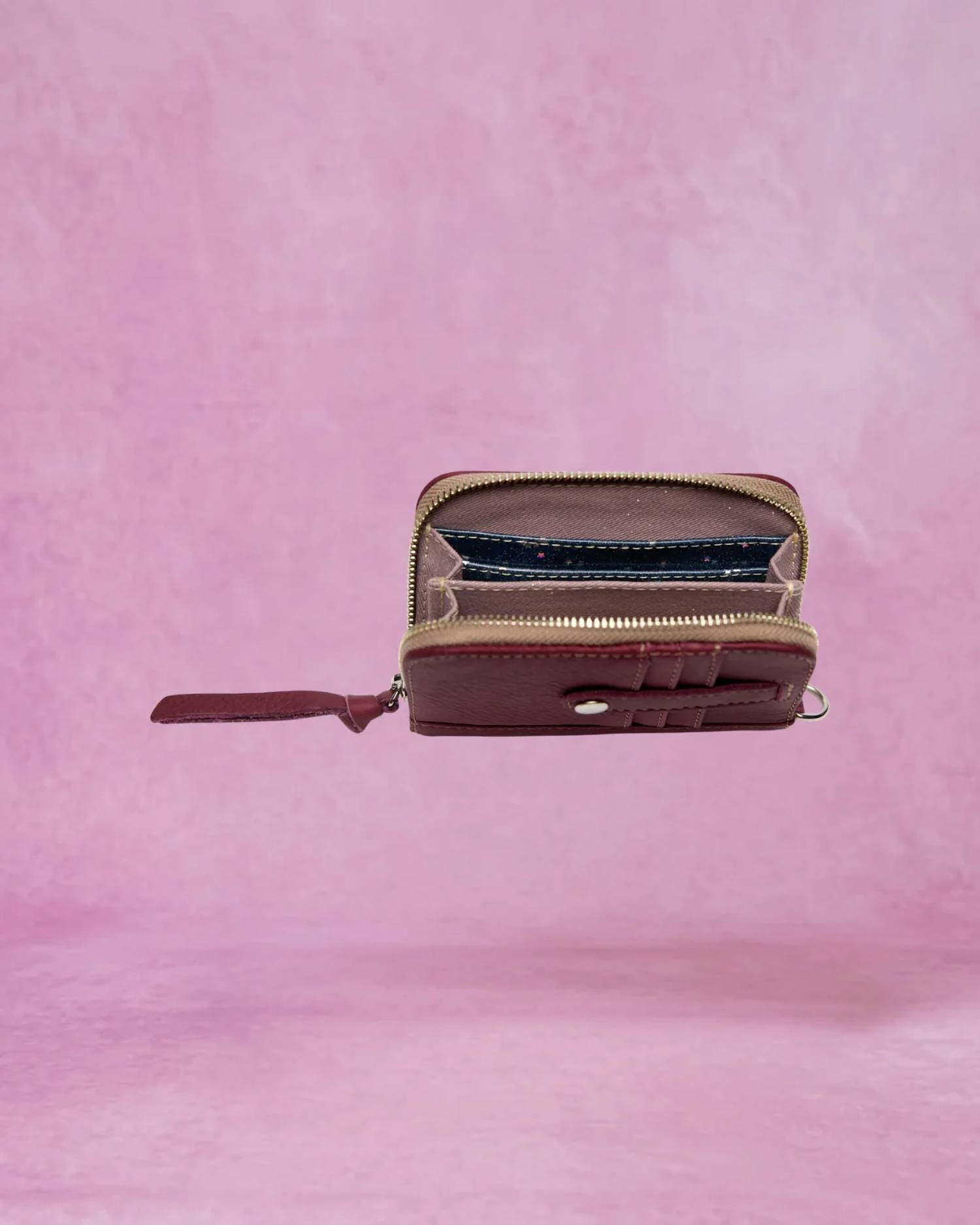 Consuela - Women's Zippy Wallet