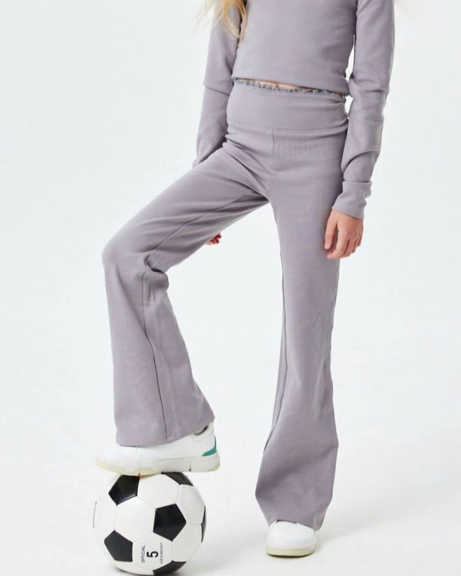 Theme - Mae Flare Legging