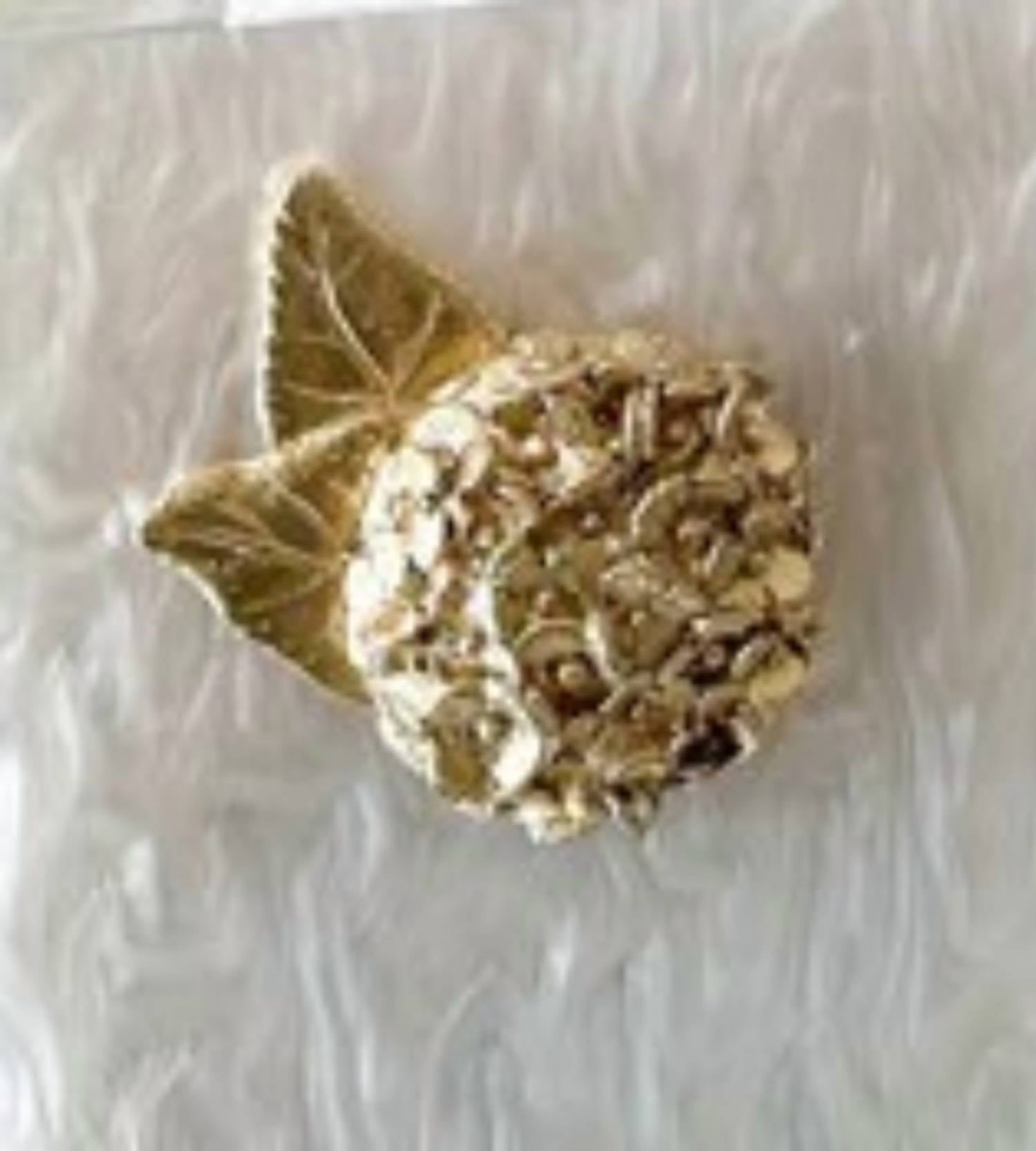 Southern Tribute Gifts Hydrangea Acrylic Tissue Box in white - item - detail view