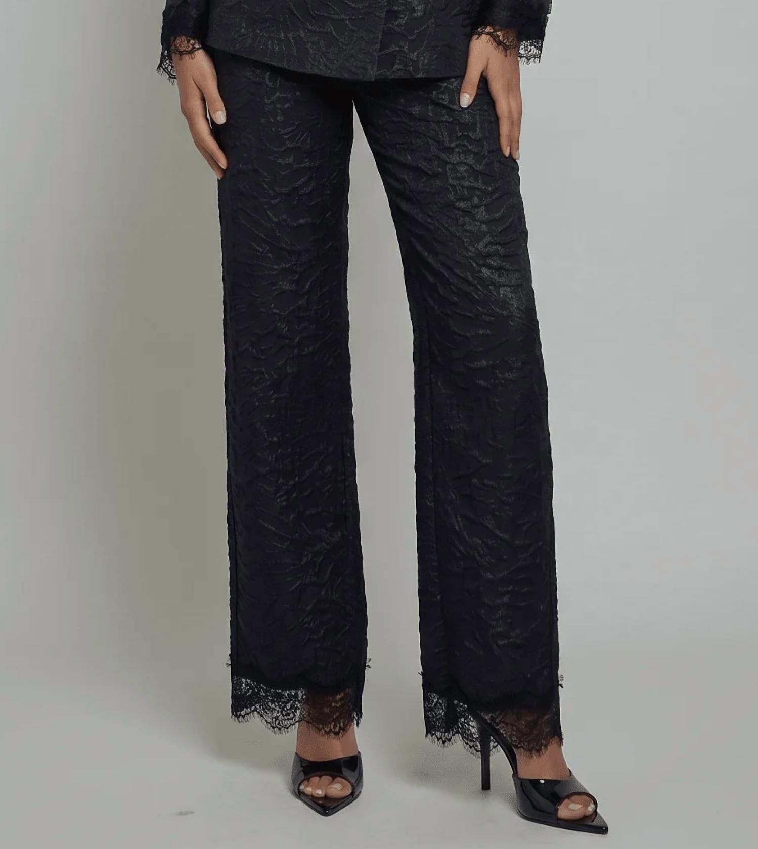 Akalia - Maison Jacquard Lace-trim Trousers