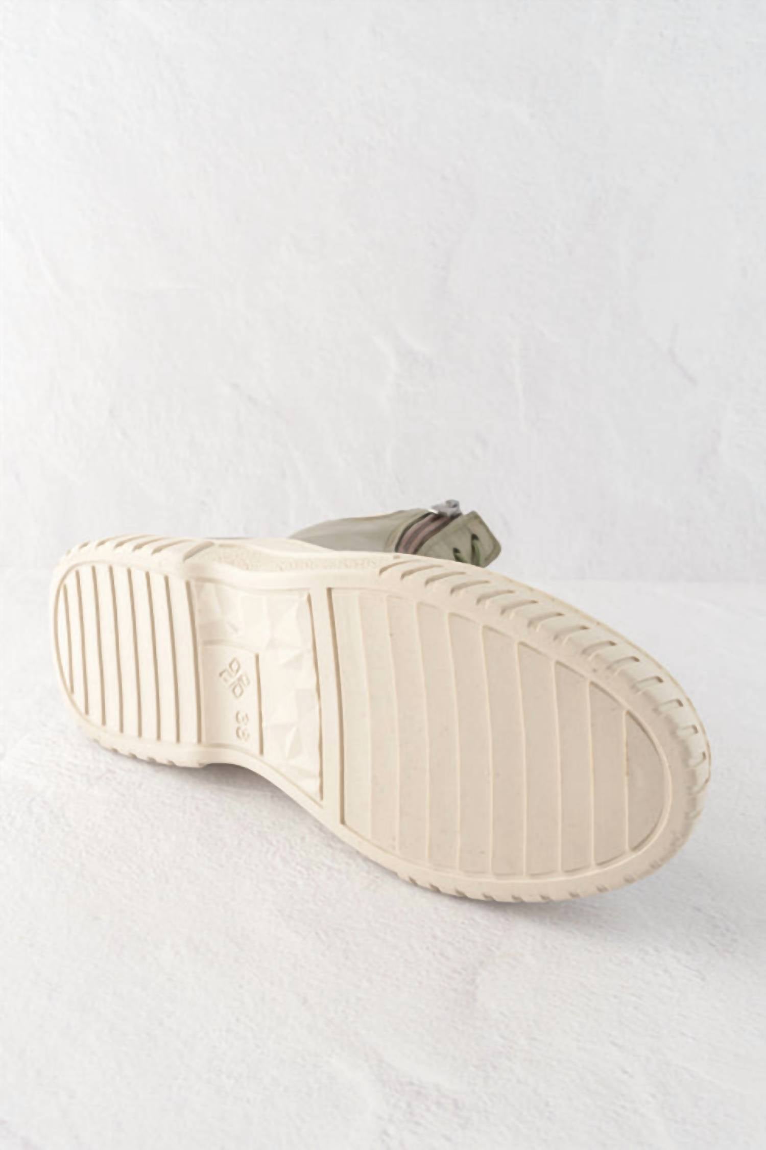 Gelato - Women's Tenor Lace Up Boots