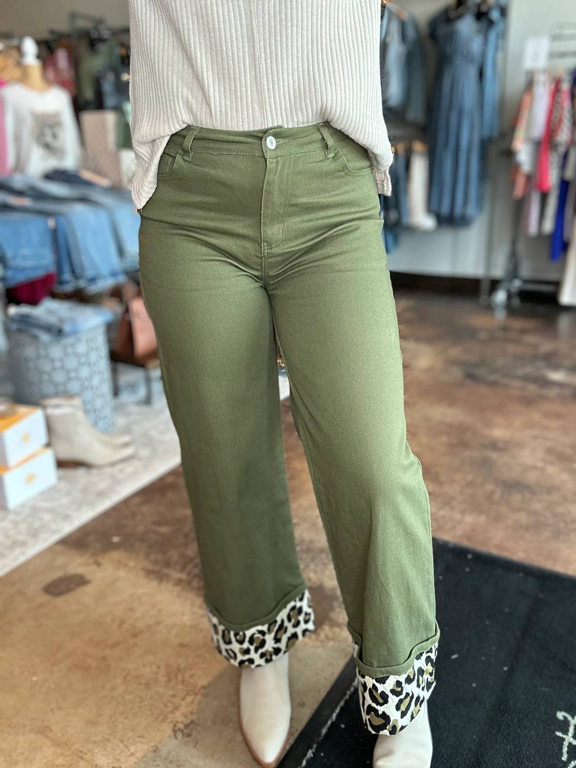 Entro - Contrast Cuff Wide Leg Pants
