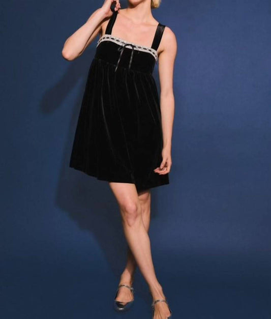 Le Lis - Velvet And Lace Dress