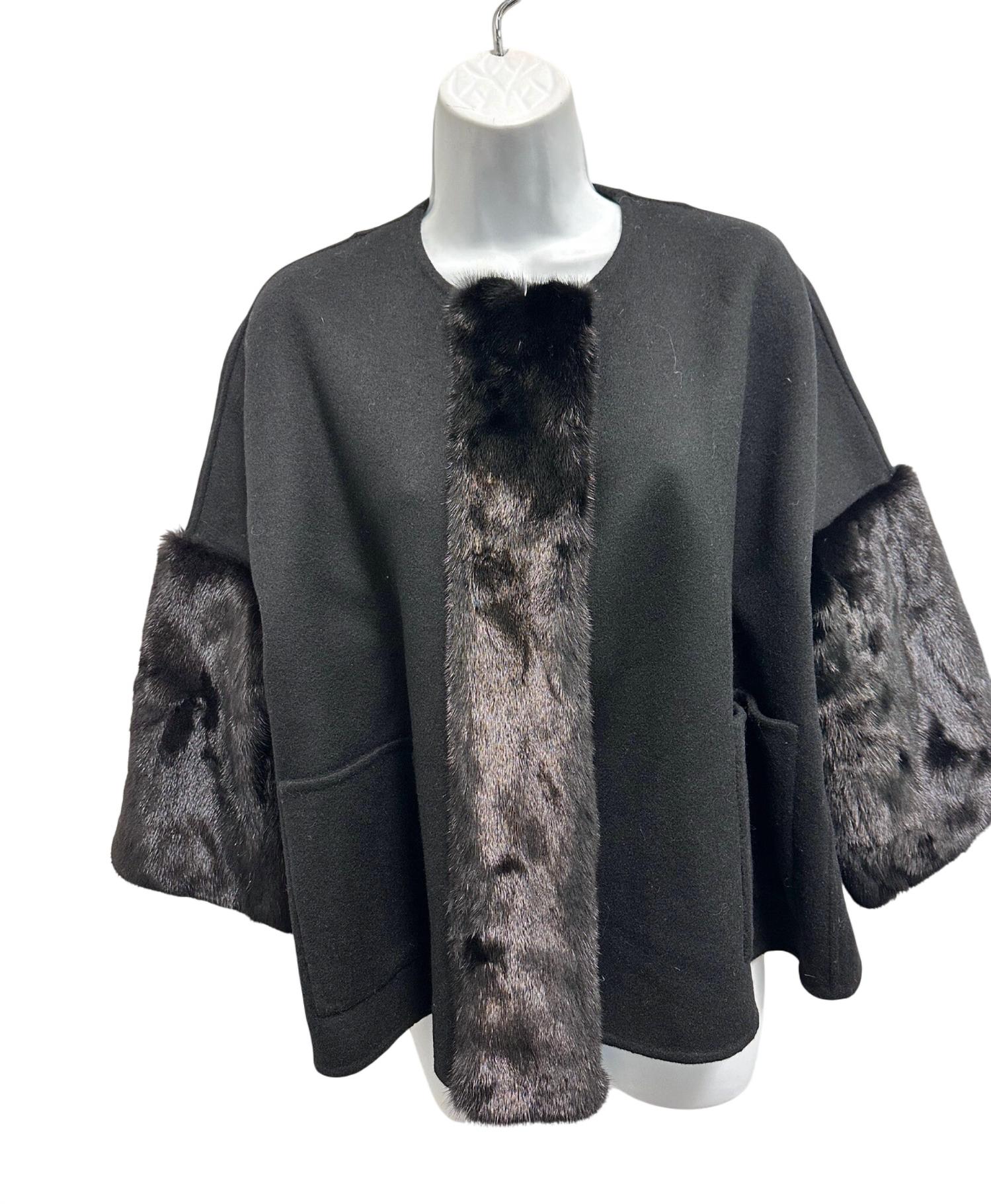 Jarbo - Women's Cropped Coat With Mink Trim