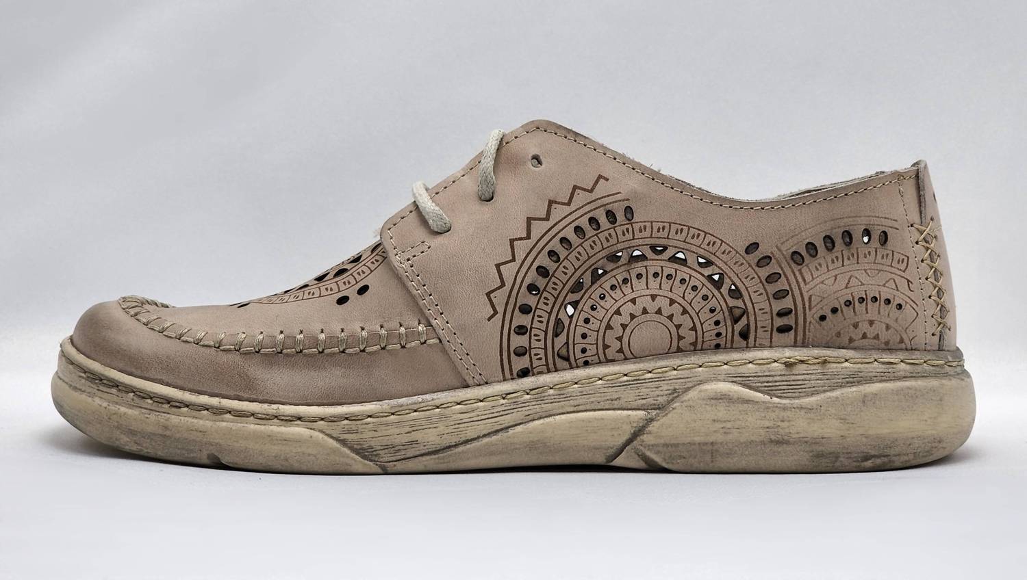 Kcr Group - Women's Timeless Low-Top Leather Shoes