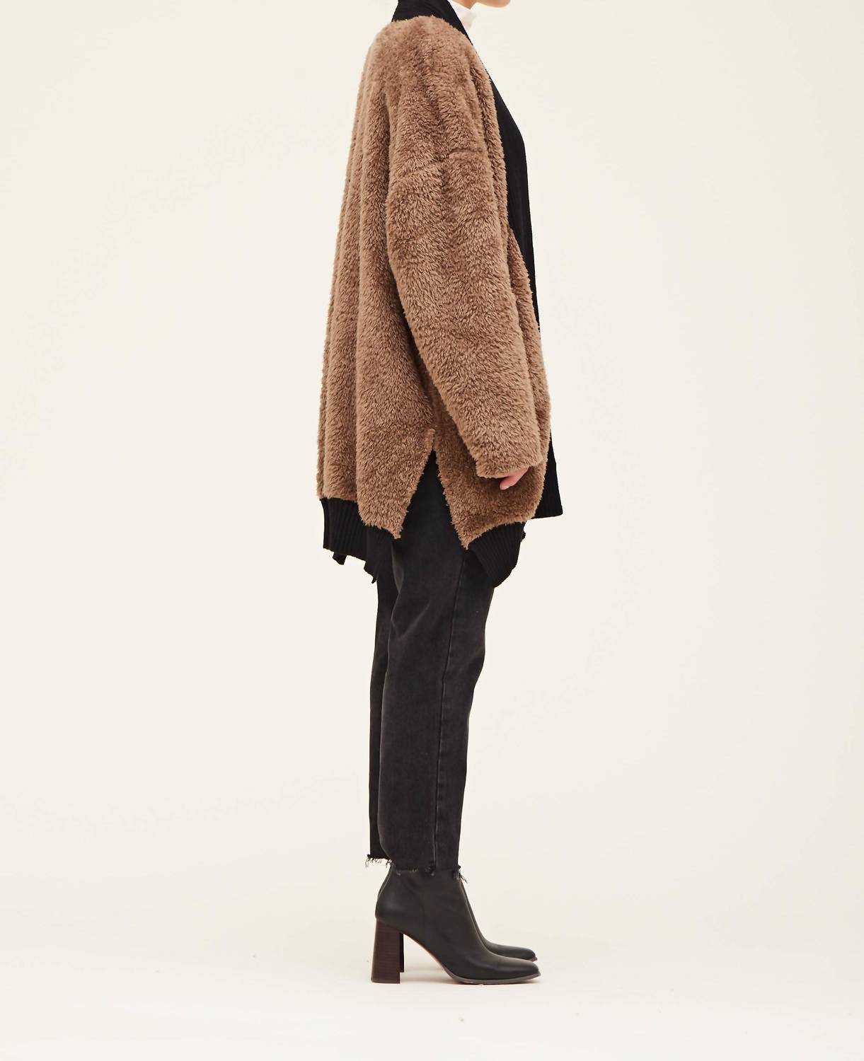 Grade & Gather - Fireside Contrast Border Fuzzy Cardigan