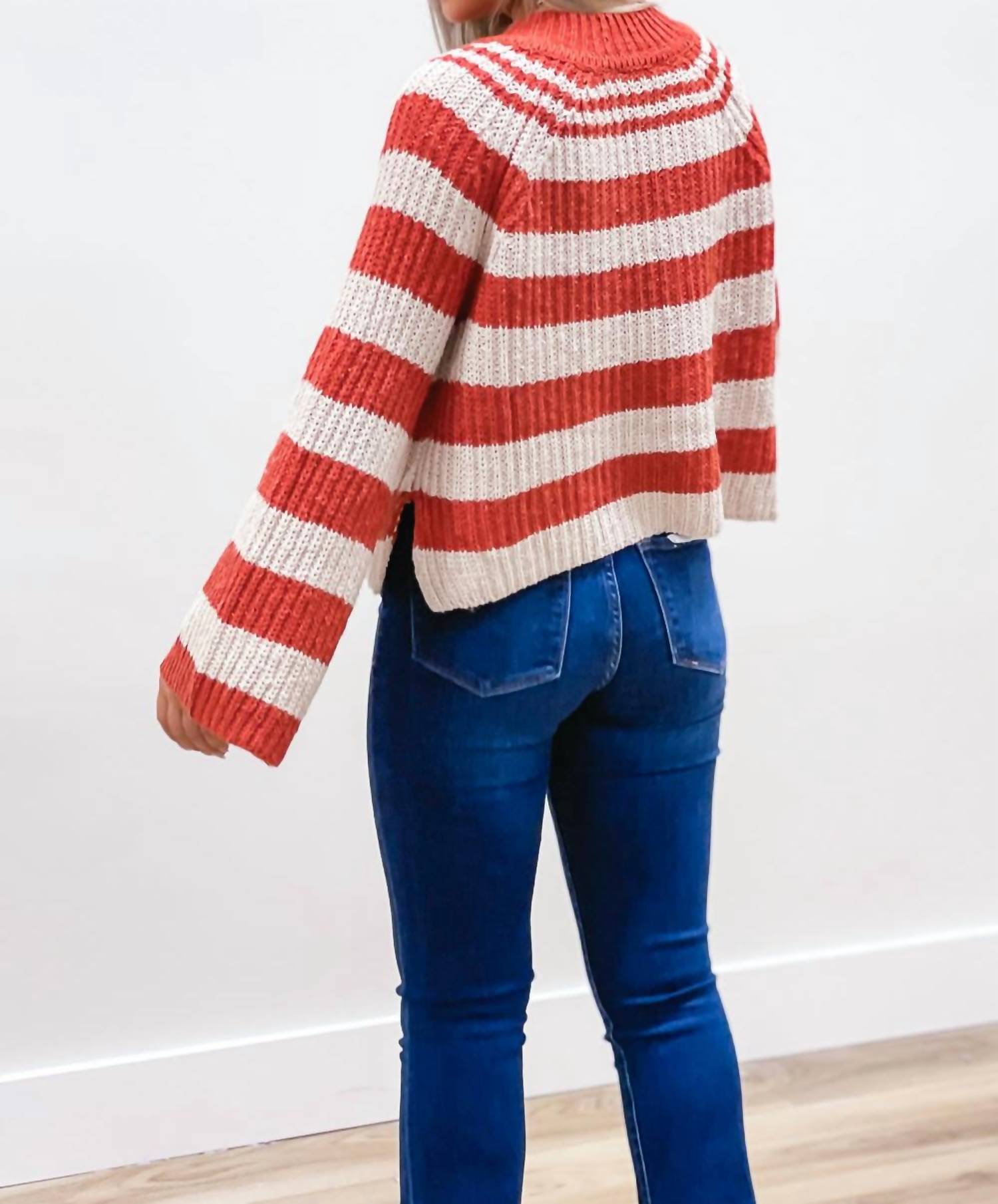 Ee:Some - Warm Embrace Sweater