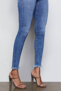 Good American - Petite Skinny Jeans