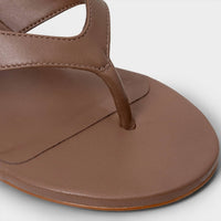 Carrano - Women's Thong Bold Leather Sandal