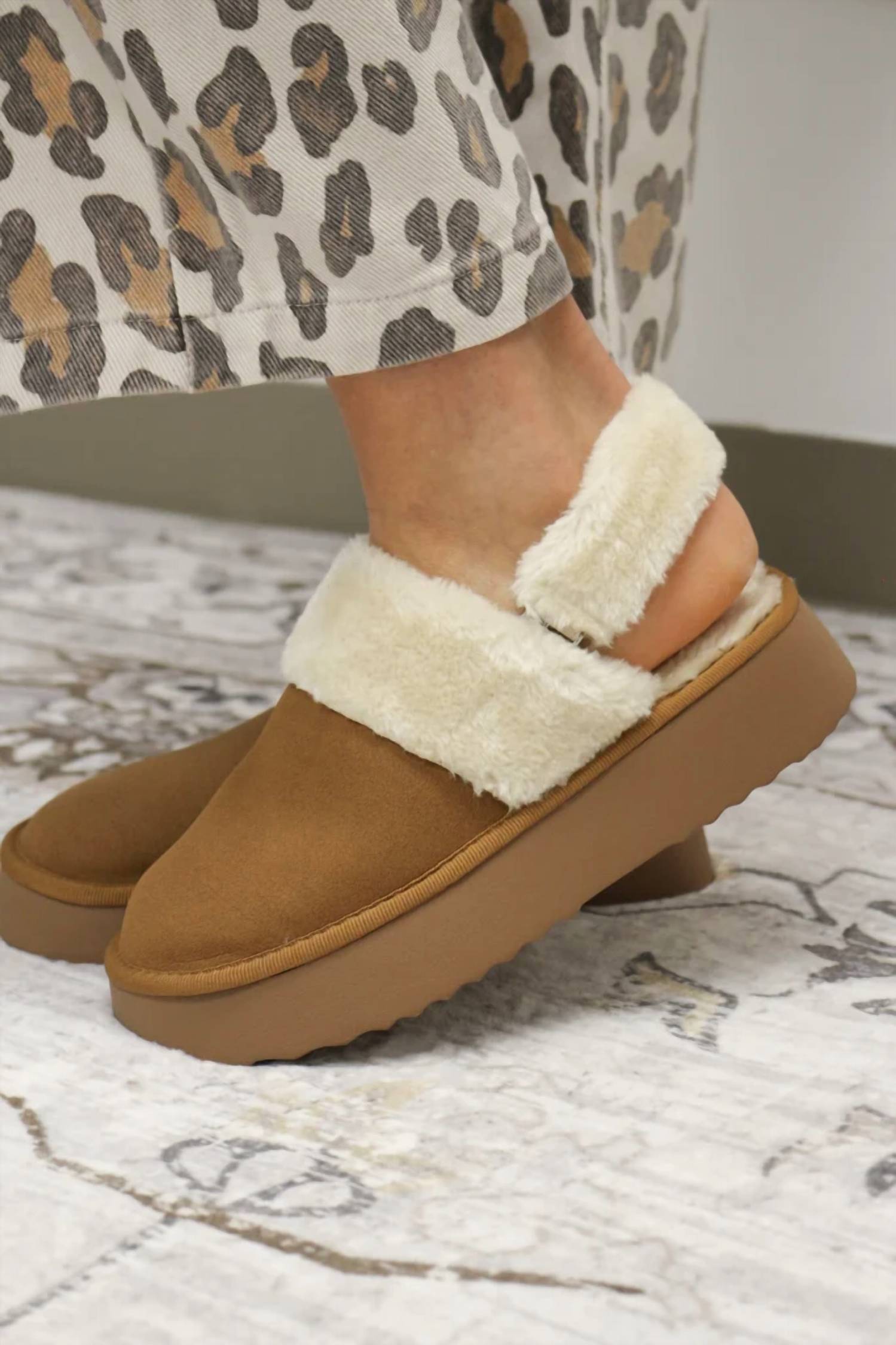 Mia - Women's Icier Fuzzy Strap Platform Slippers