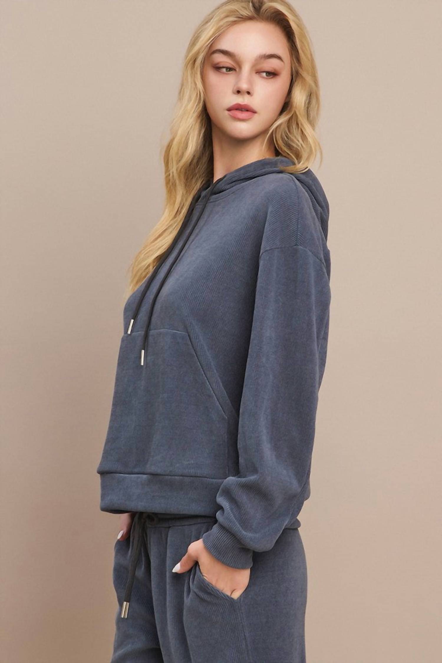 Yelete - Relaxed Ribbed Corduroy Hoodie