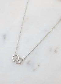 Caroline Hill - Women's Interwined Circle Necklace And Earring Set