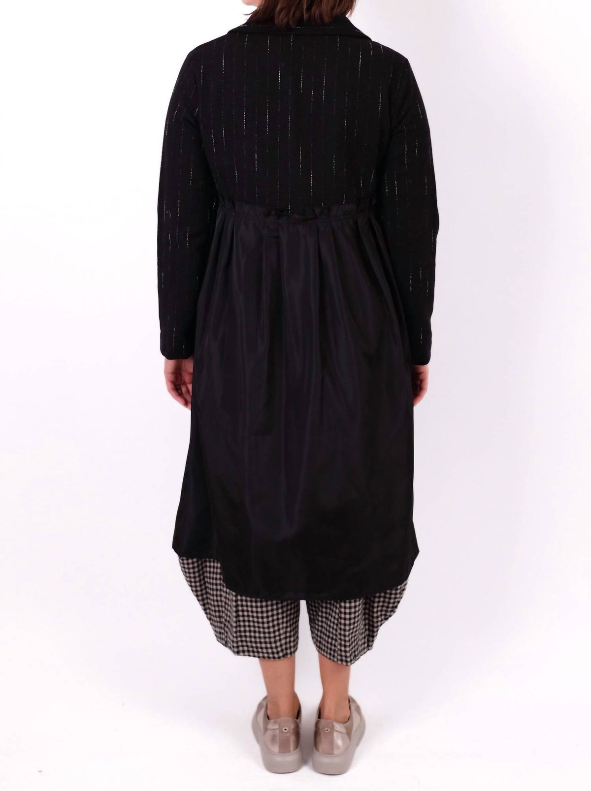 Baci - Pleated V-neck Coat