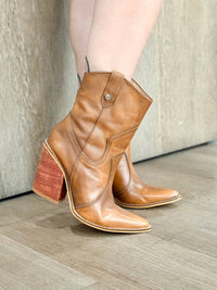 Stivali New York - Women's Chunky Heel Ankle Bootie