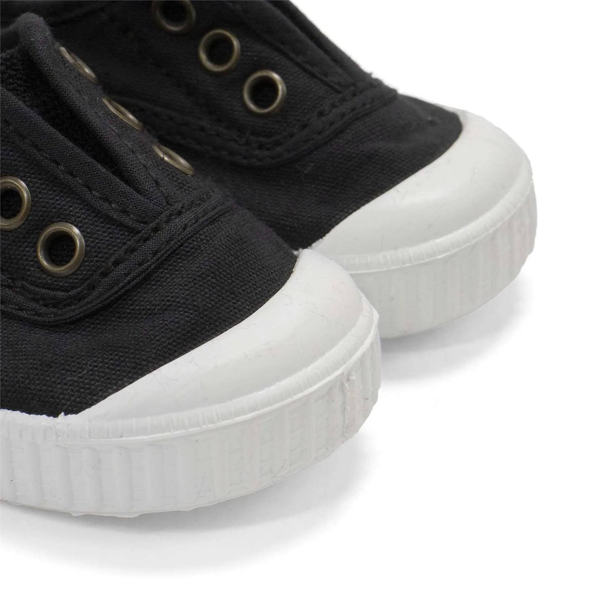 Victoria - Kids' 1915 Inglesa Slip-on Canvas Shoes
