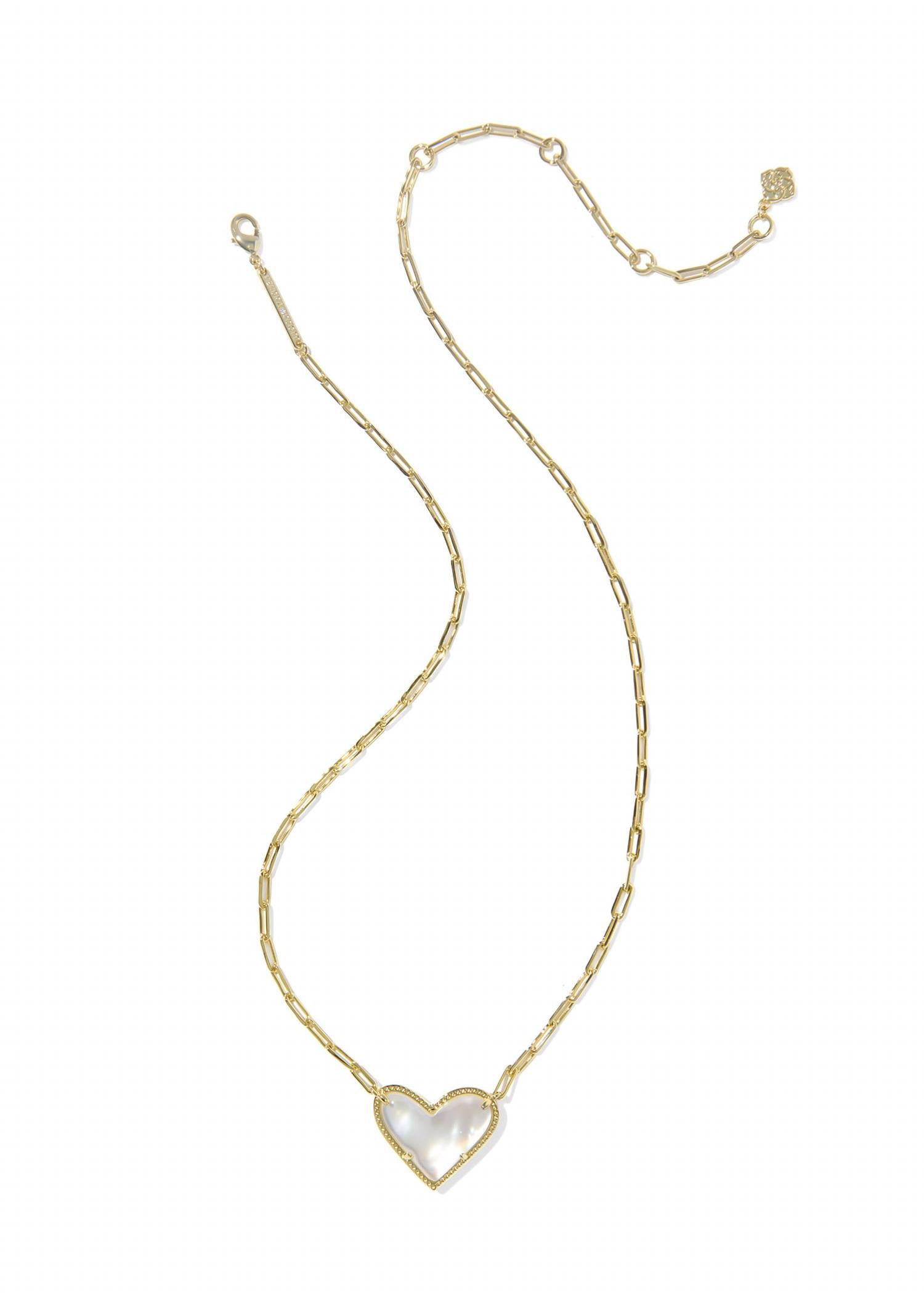 Kendra Scott - Women's Ari Heart Statement Short Pendant Necklace