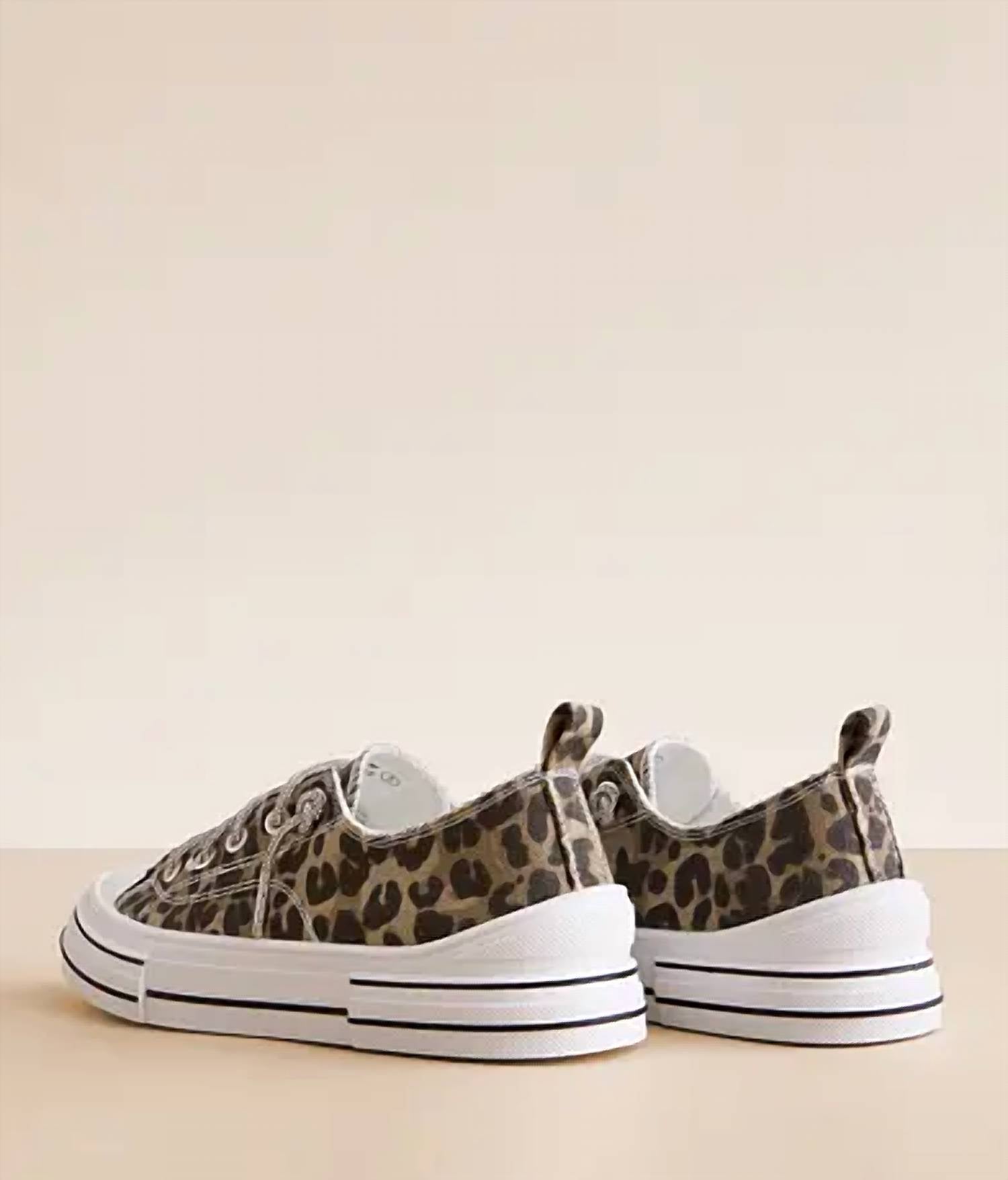 Very G - Women's Aman Lace Up Canvas Sneaker