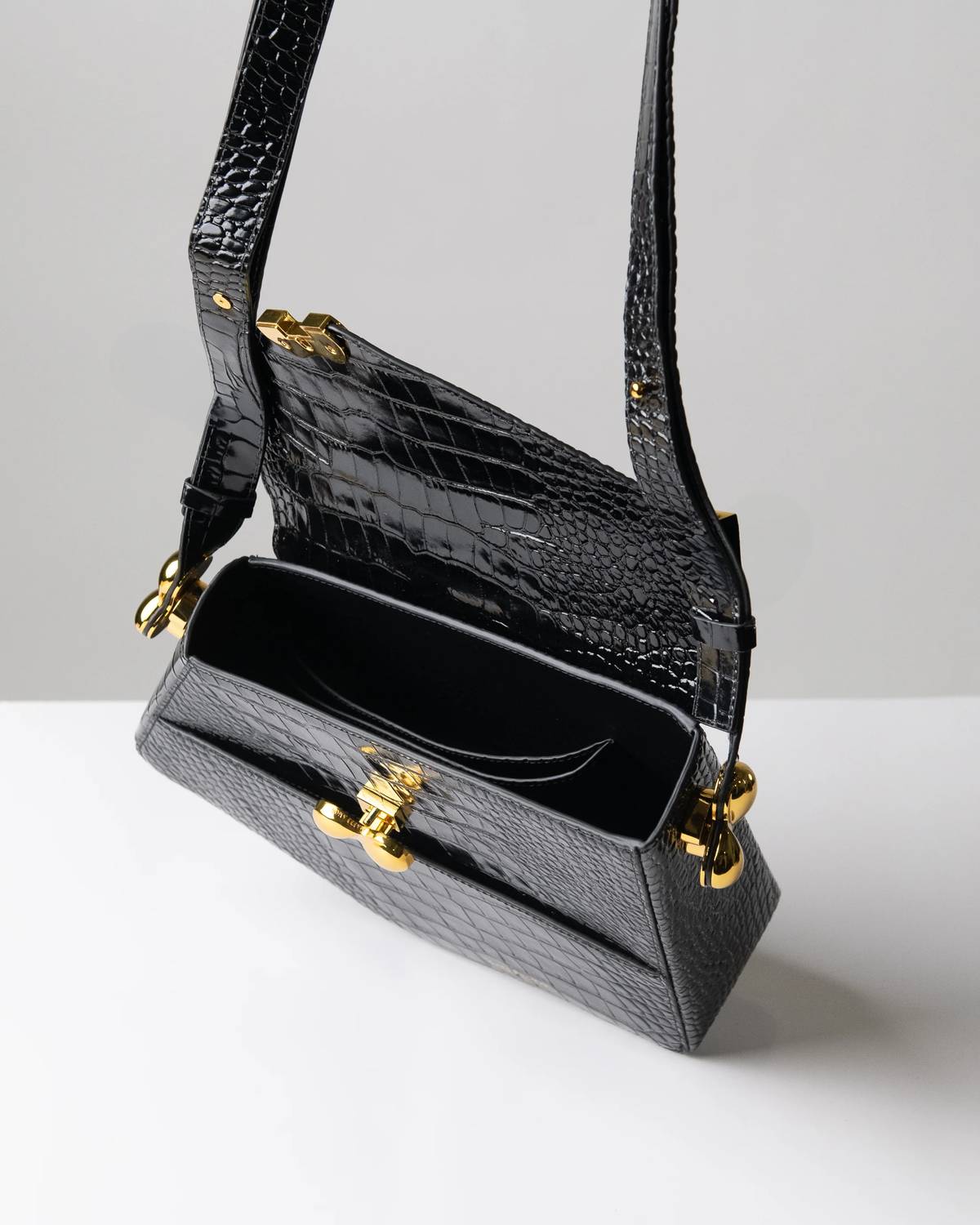 Maeli Amor - Women's Aisa Leather Handbag