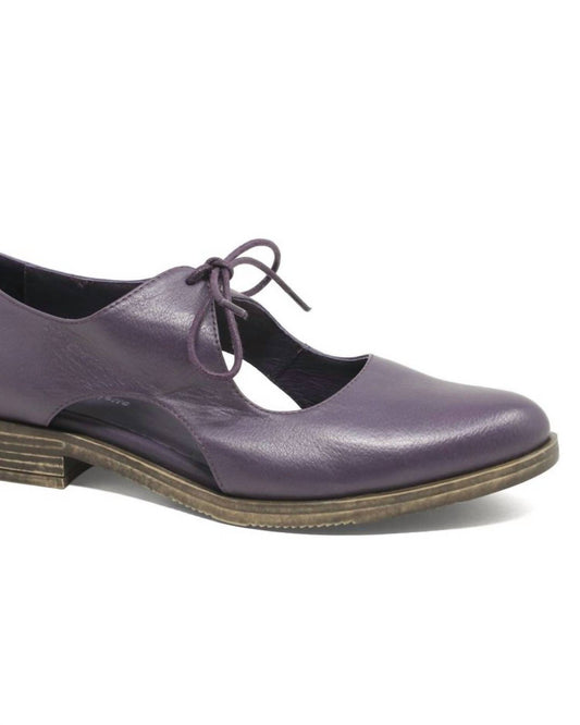 Django & Juliette - Women's Keeria Flat Lace Oxford