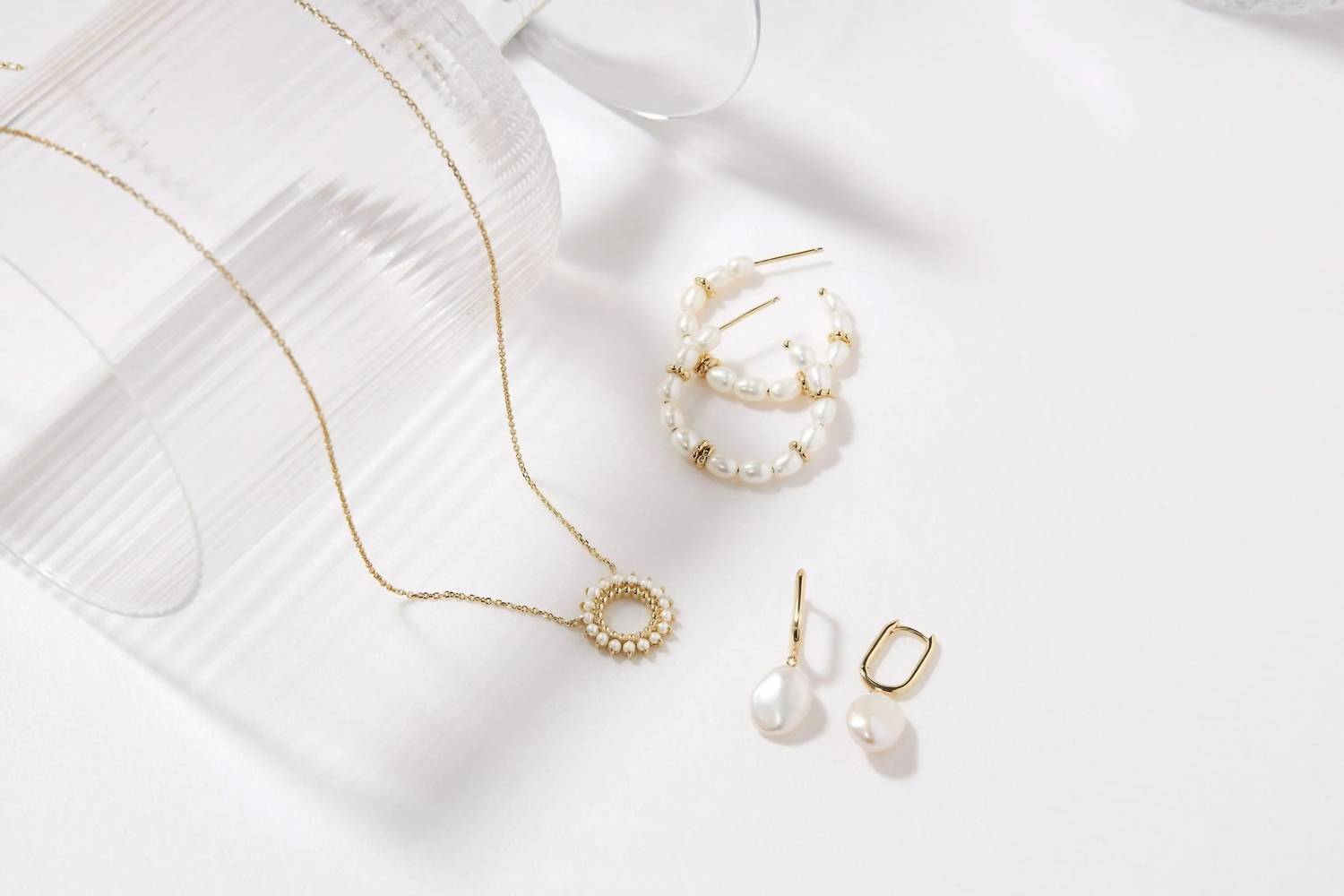 Eklexic - Women's Pearl Beaded Huggie Hoops