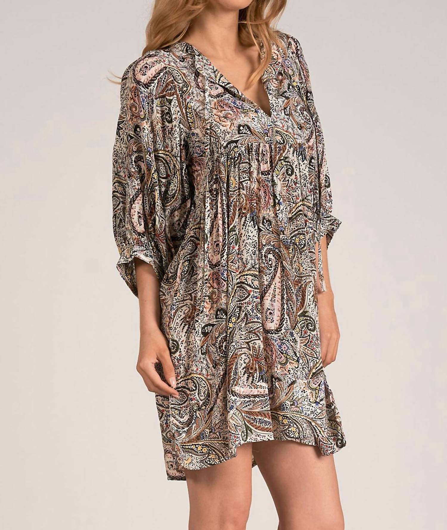 Elan - PAISLEY VNECK DRESS
