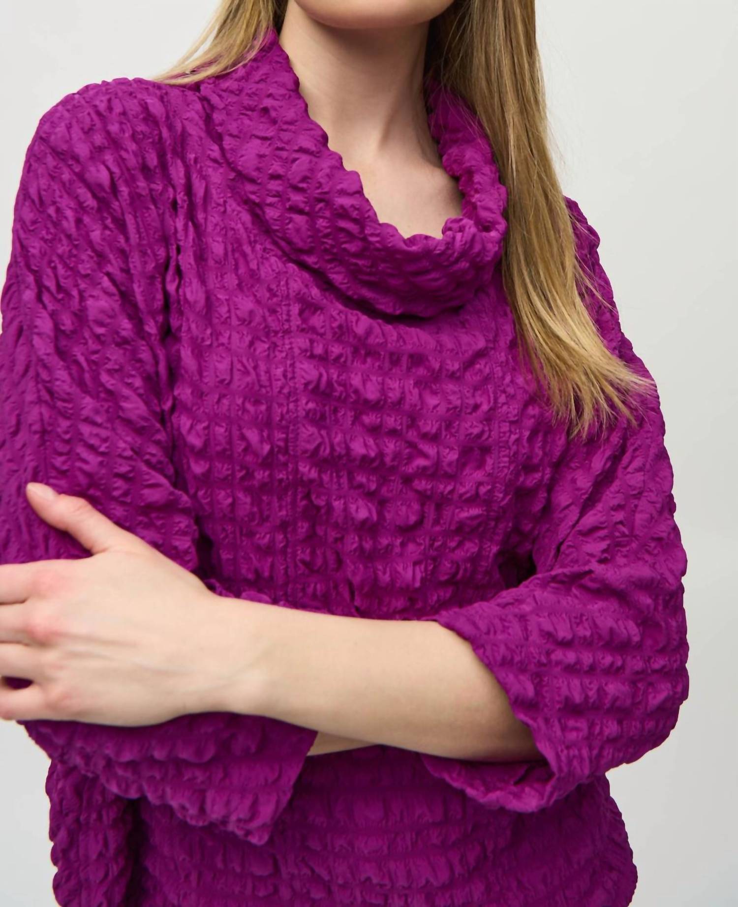 Joseph Ribkoff - Chic Bubble Jacquard Top