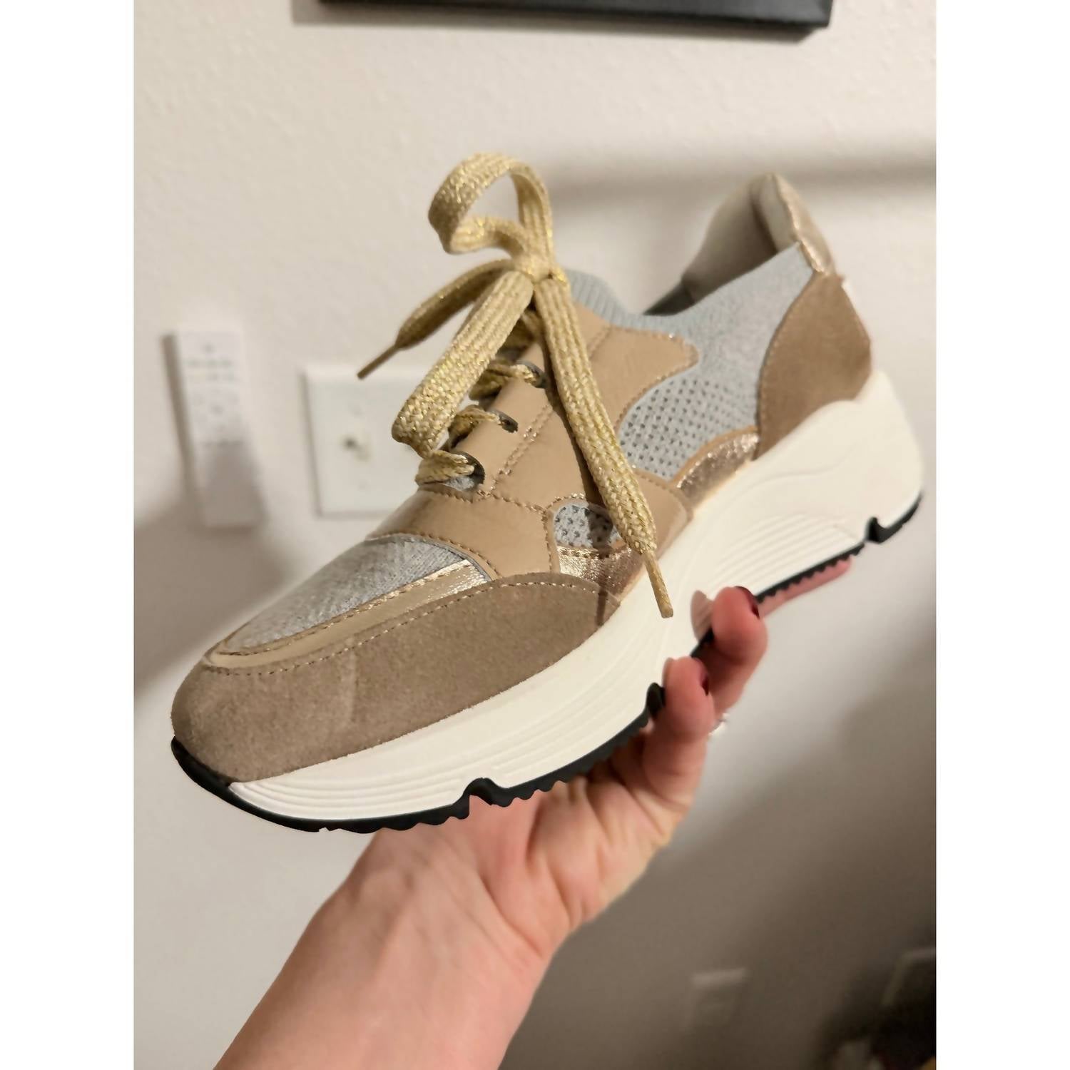 Vaddia - Women's Bookie Fashion Sneaker