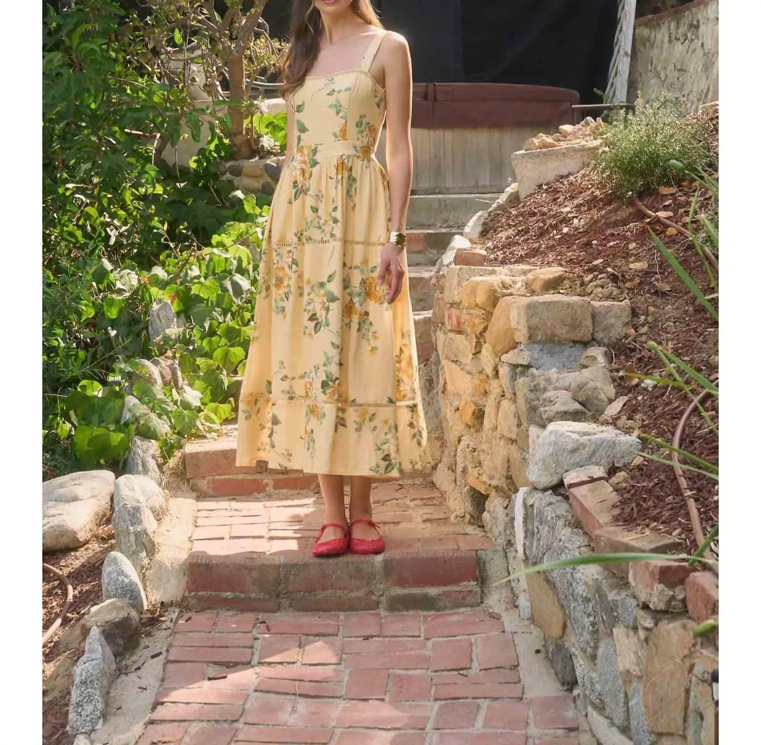 Moon River - Sleeveless Square Neck Floral Print Midi Dress