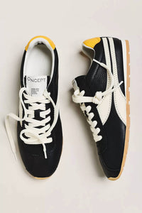 Oncept Women's Stockholm Sneaker in black 1 - women's sneaker - detail view