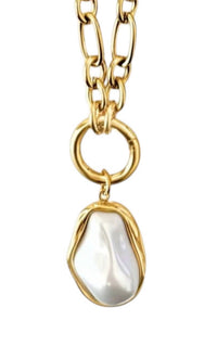 Ellie Vail - Women's Langston Baroque Pearl Necklace