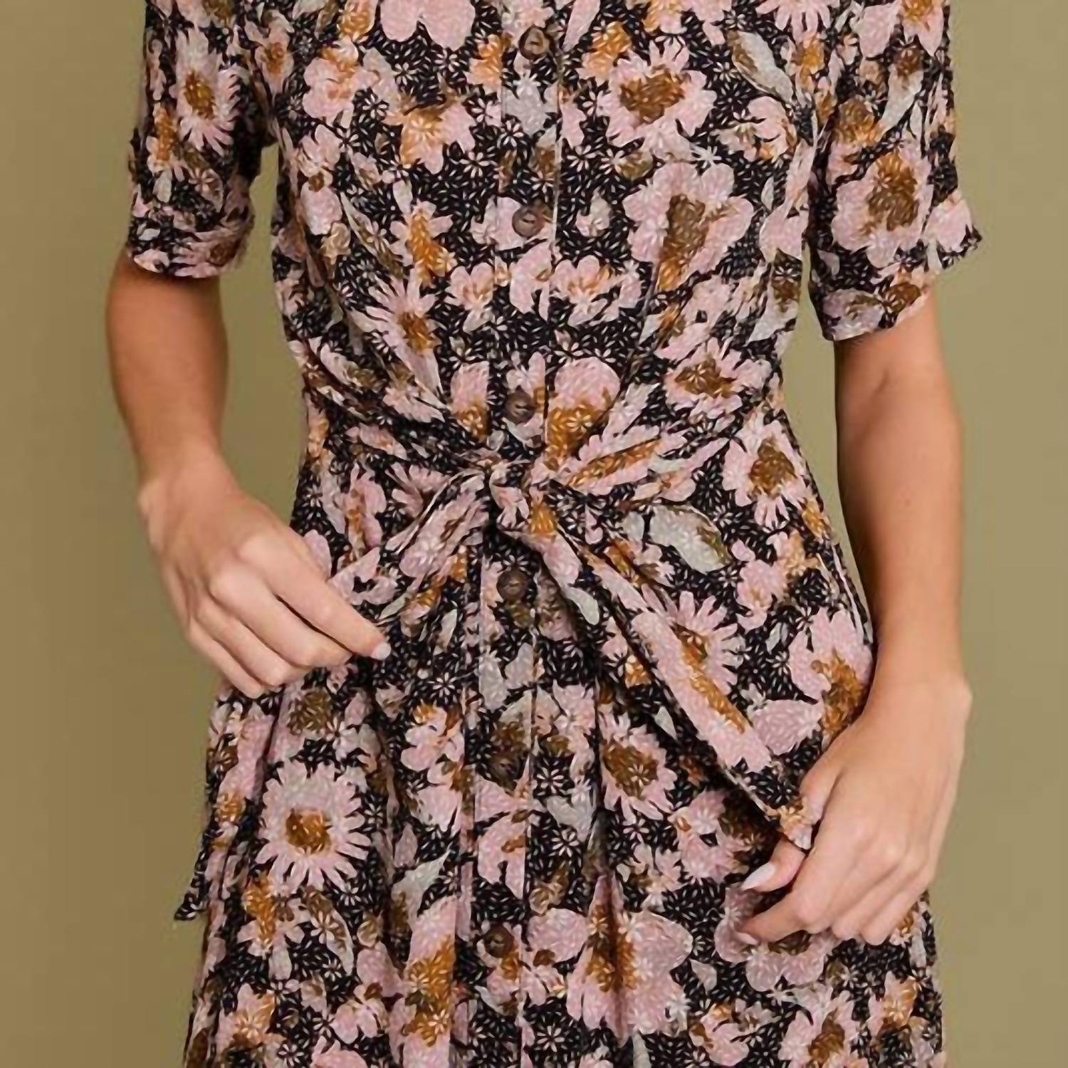 Gilli - Half-Sleeve Floral Midi Dress